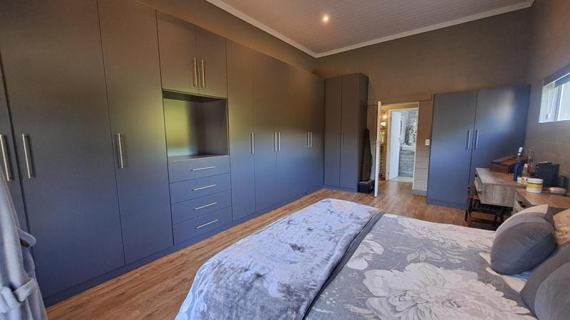 6 Bedroom Property for Sale in Stilbaai Wes Western Cape